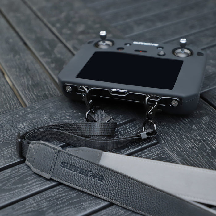 Lanyard RC Pro Smart Controller in gebruik
